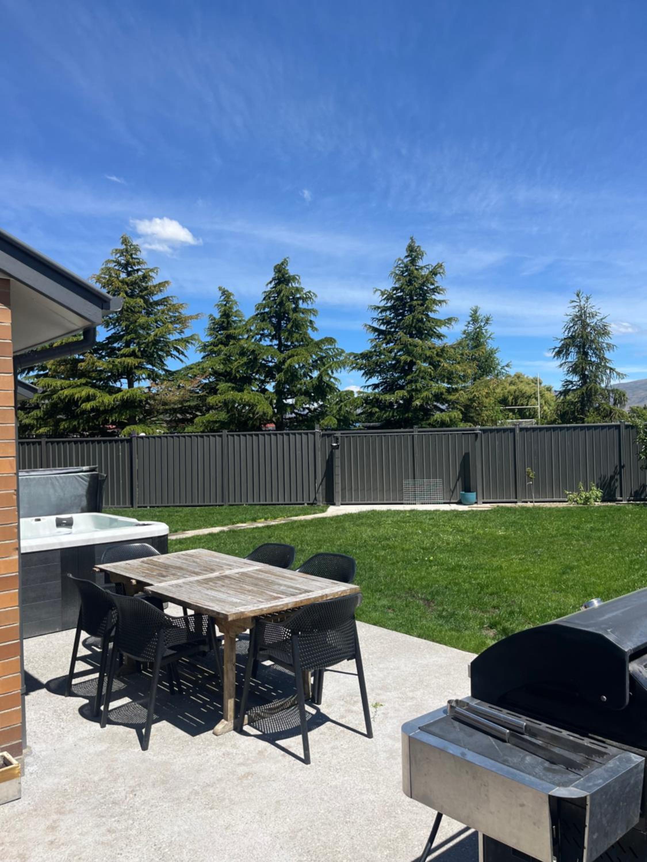 Family holiday home and spa in sunny Cromwell view 3