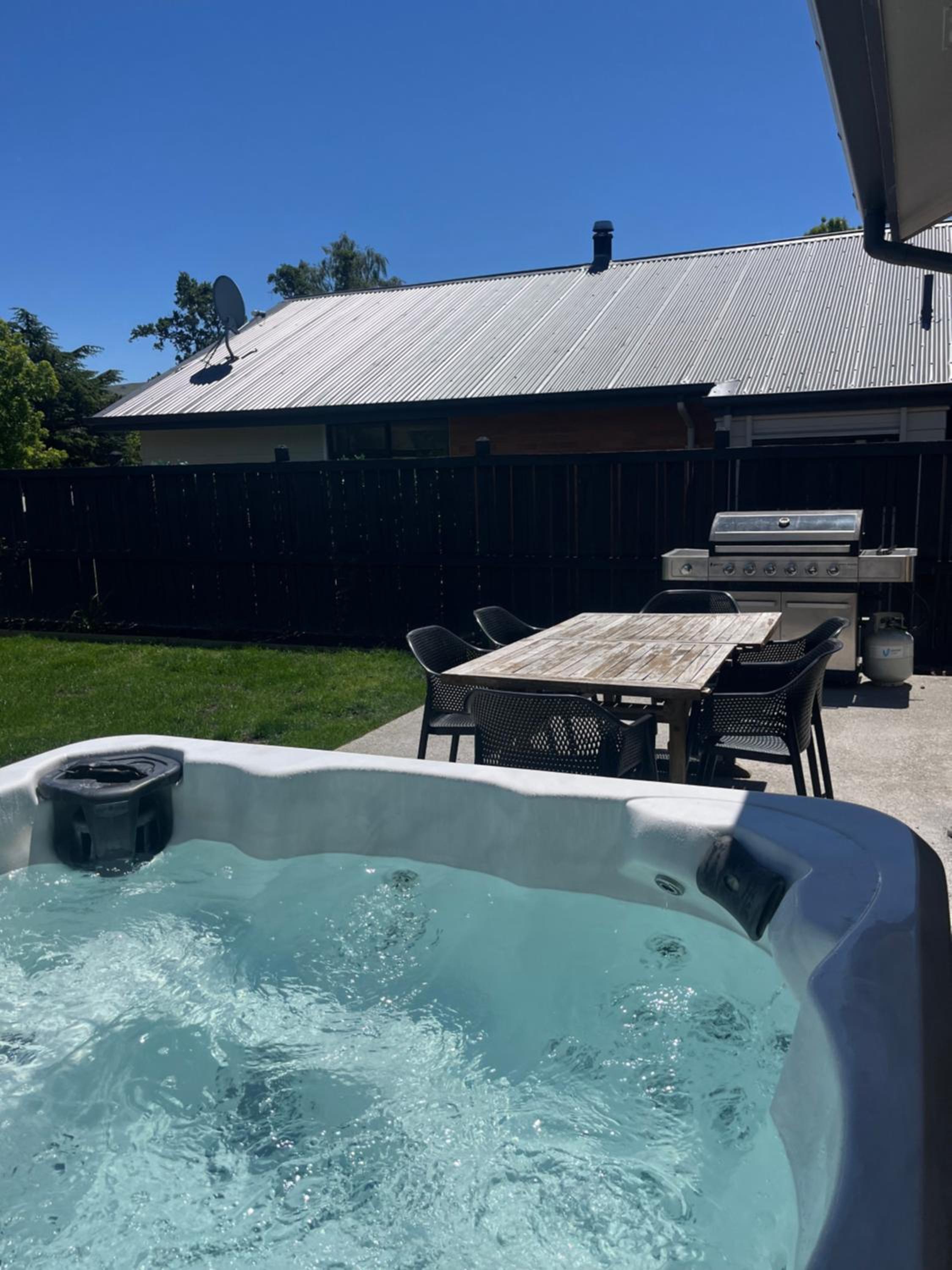 Family holiday home and spa in sunny Cromwell view 5