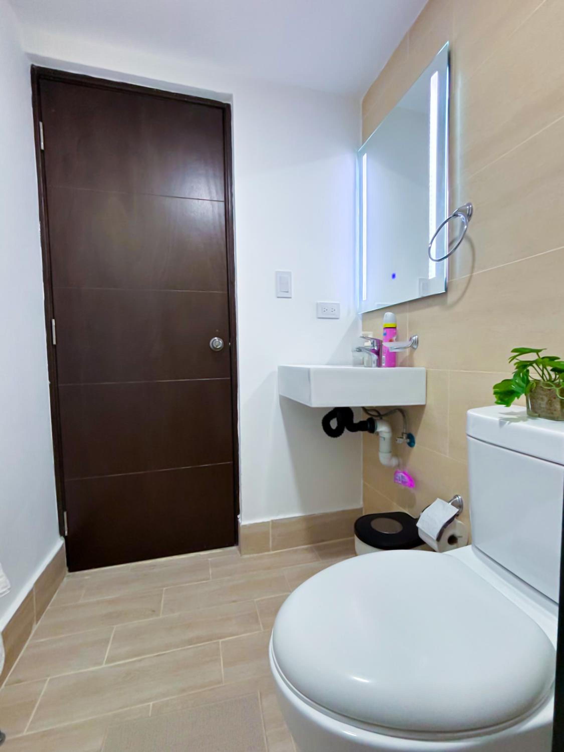 Apartamento ejecutivo con Piscina cerca de embajada Americana