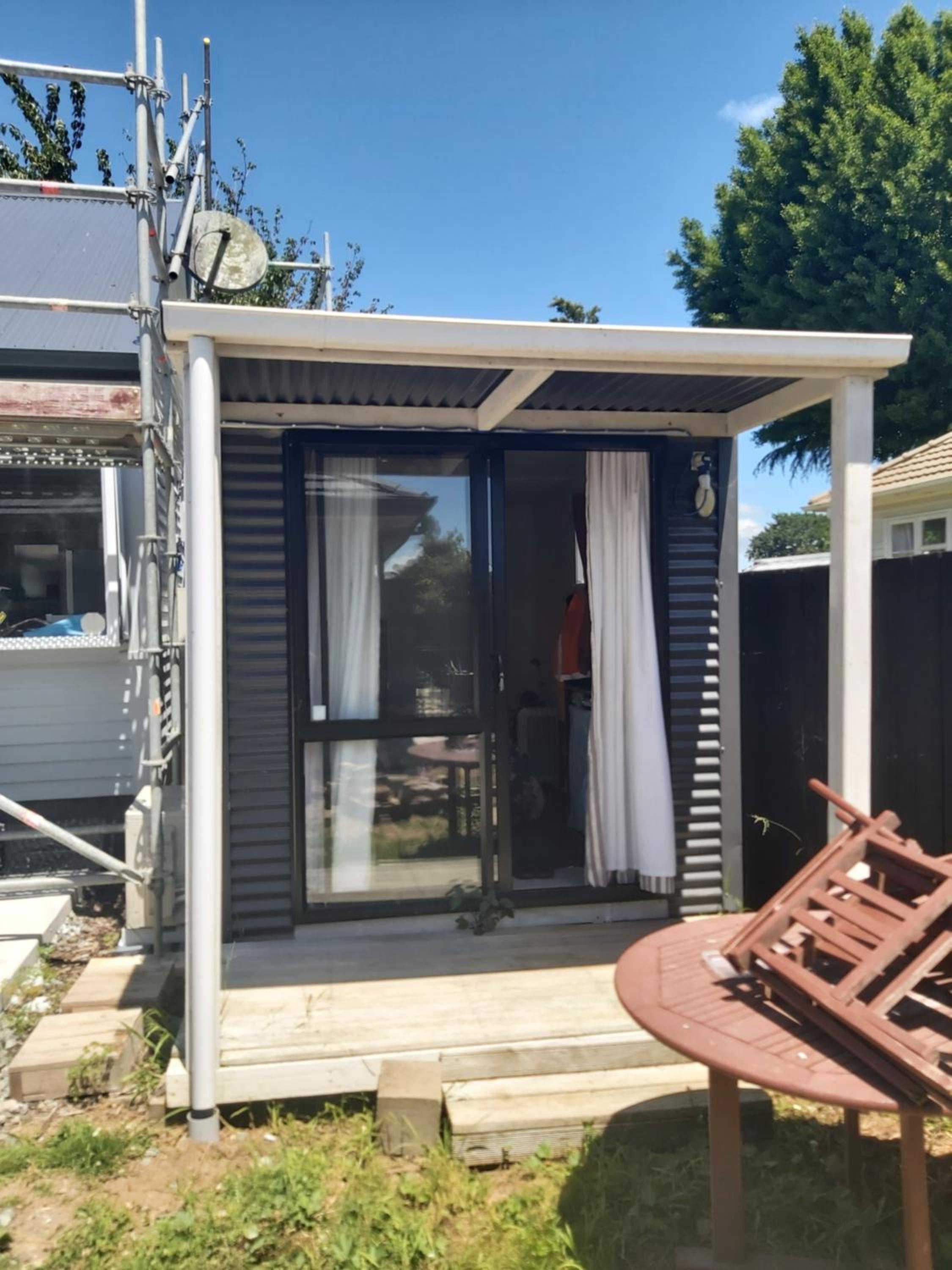 Dog Friendly, Central, sleeps 8 view 3