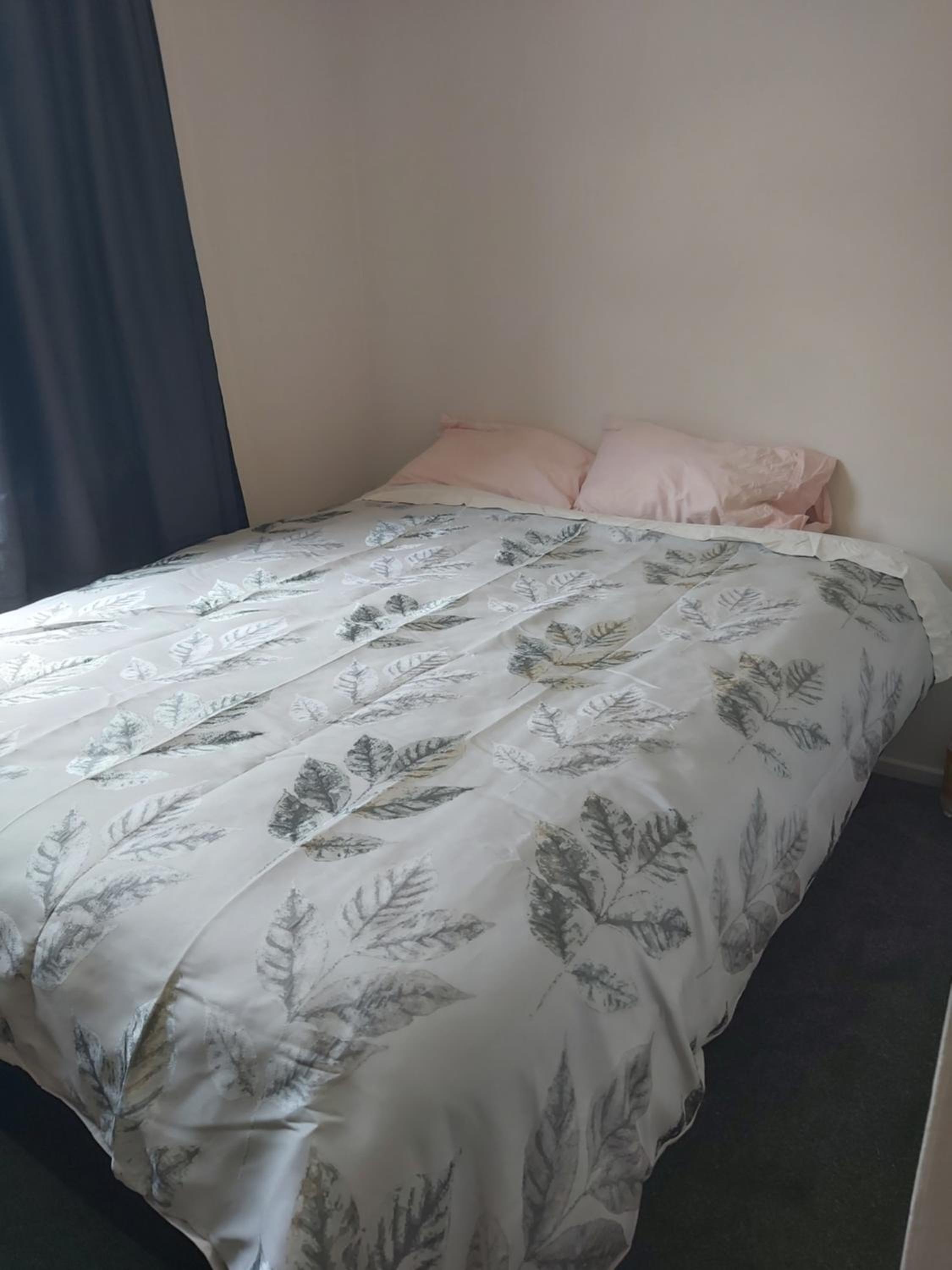Dog Friendly, Central, sleeps 8 view 2