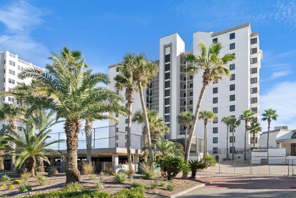 Broadmoor 304 by Youngs Suncoast view 3