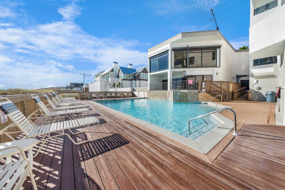 Broadmoor 304 by Youngs Suncoast view 4