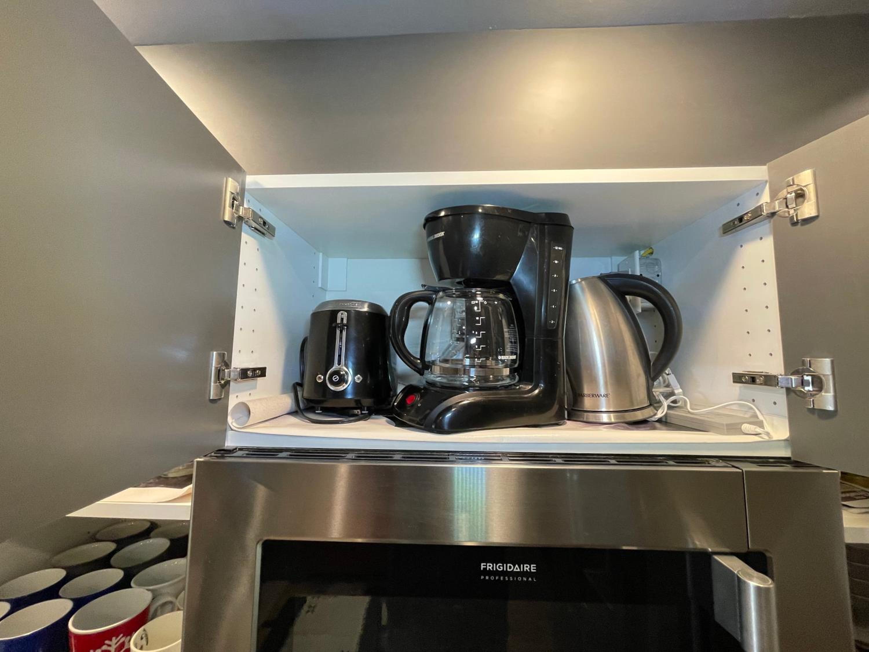 Comfortable and Beautiful Brand-New Suite BSMT-Two Bedroom, Two Washrooms
