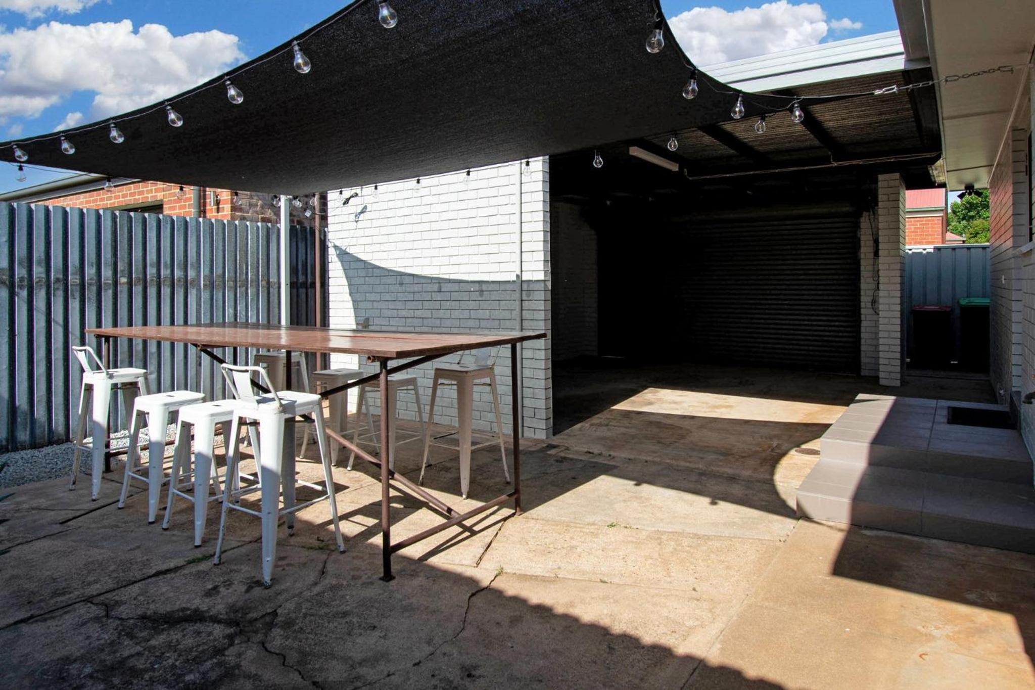 Morgan Abode - Walk to CBD, Modern Escape