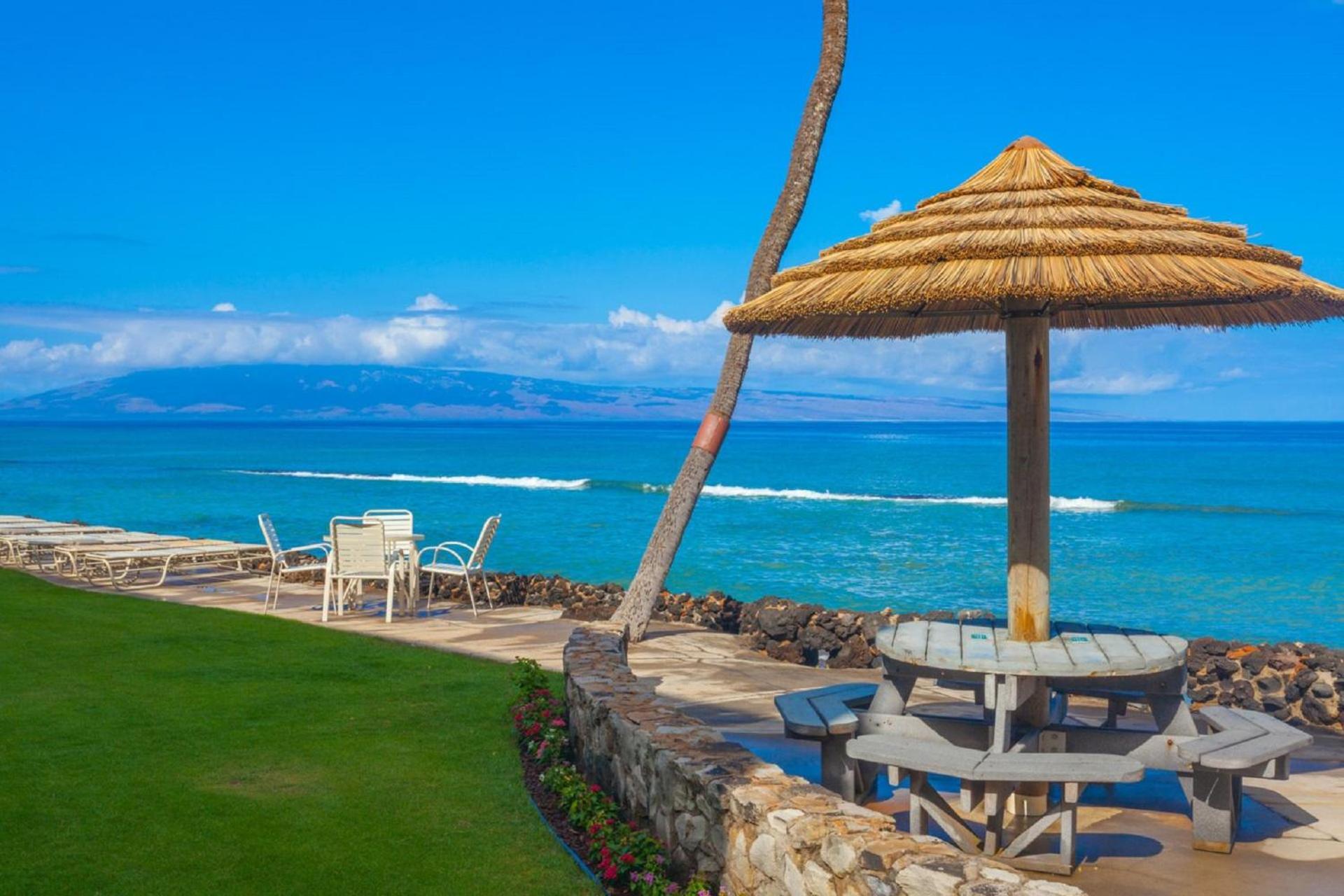 Kaleialoha 403 · Remodeled 1BD w Mountain Views Pool AC view 5