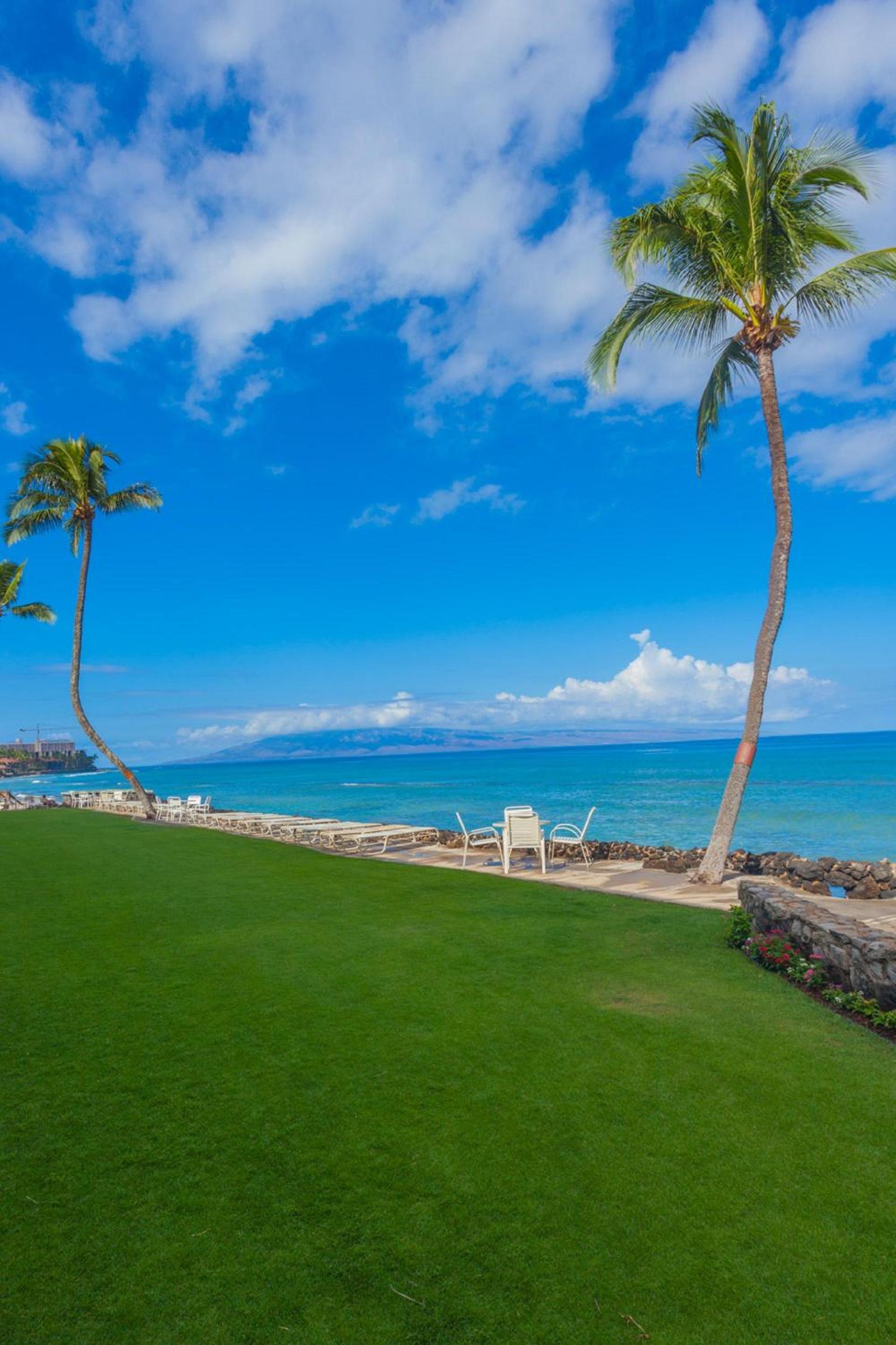 Kaleialoha 403 · Remodeled 1BD w Mountain Views Pool AC view 3