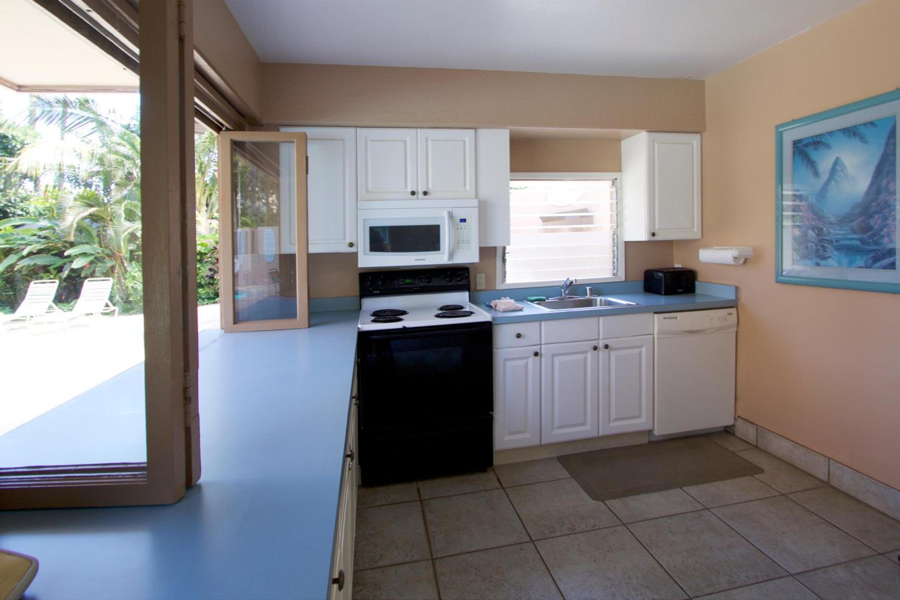 Maui Kai 108 · MK 108 Updated OceanFront 1BD wAC