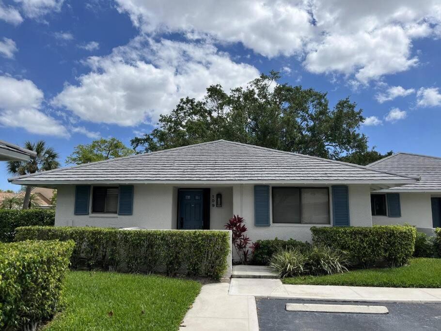 West Palm Beach Vacations - Private Cottage in West Palm Beach Florida - Property Image 1