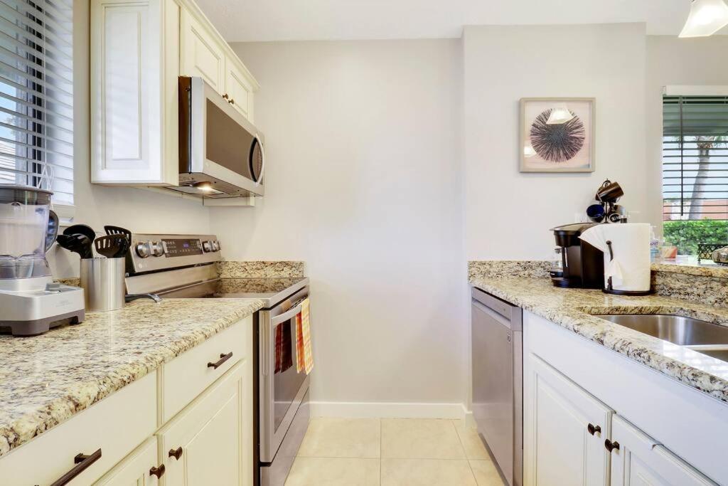 Private Cottage in West Palm Beach Florida - Property Image 33