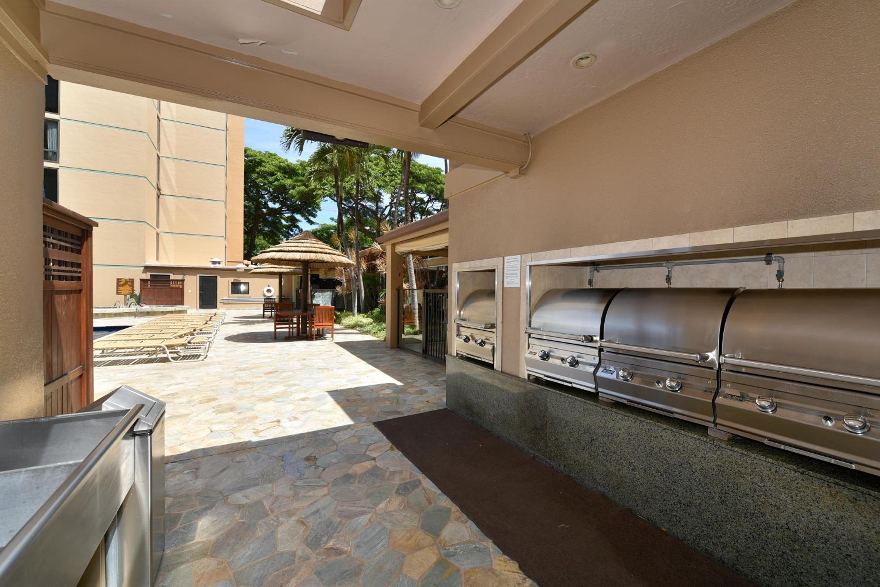 Mahana 1008 · MA 1008 Luxury BeachFront Condo