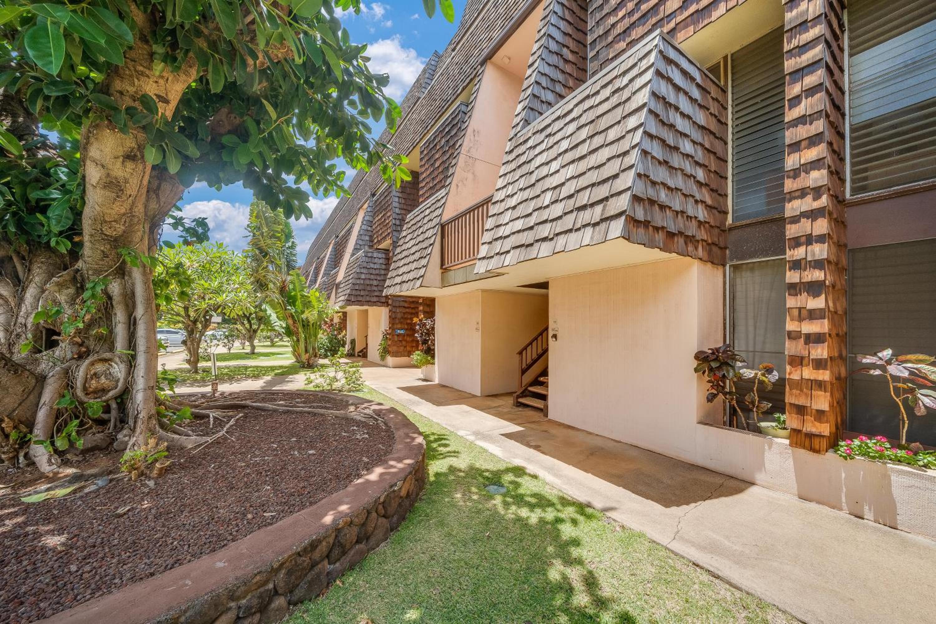 Kulakane 105 · KK105 Sunsets Ocean Views Oceanfront in West Maui