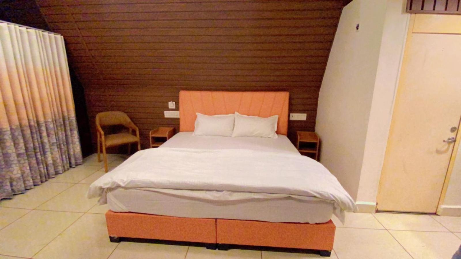 Photo 9