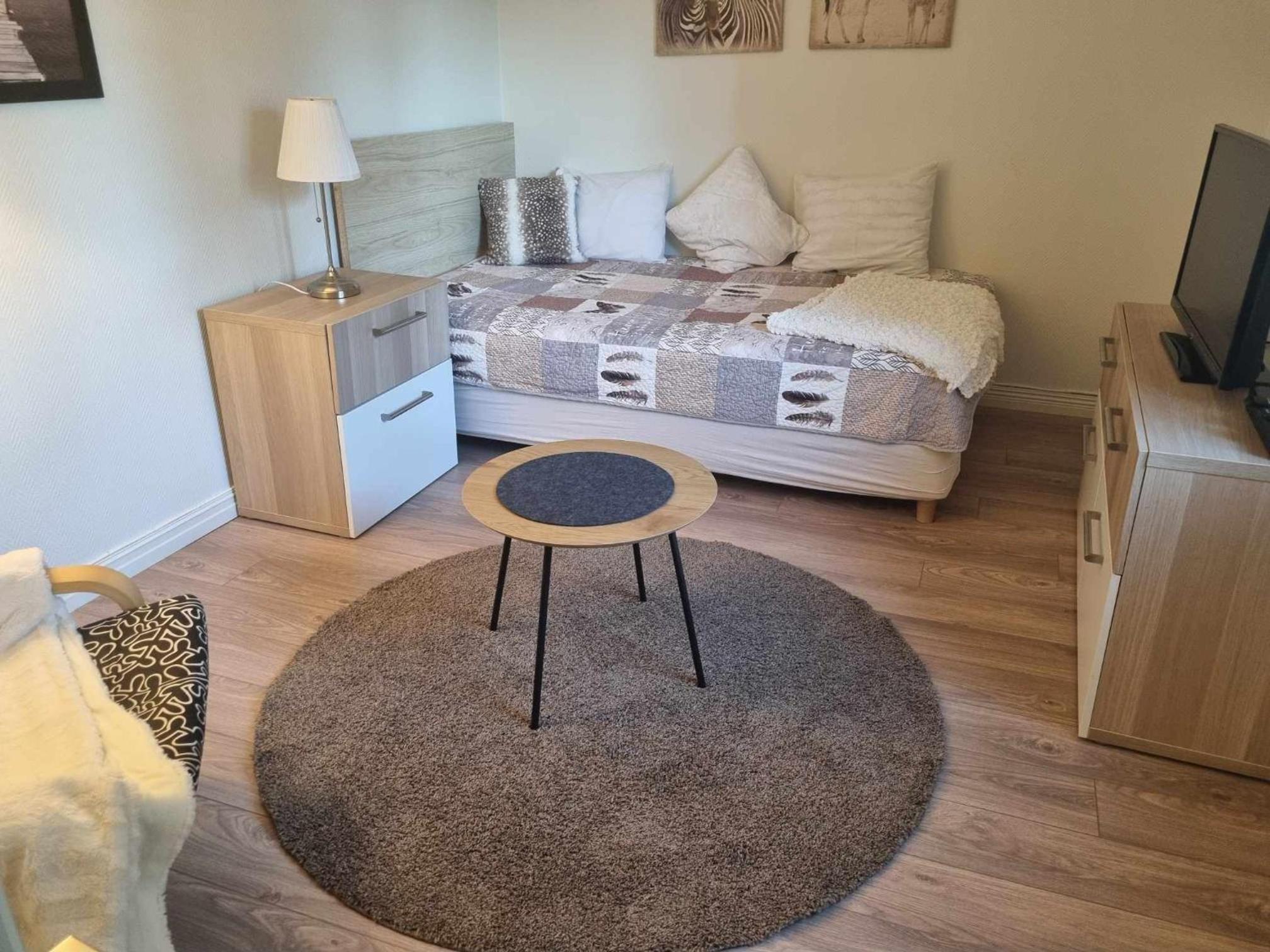Studio apartment centrally located view 5