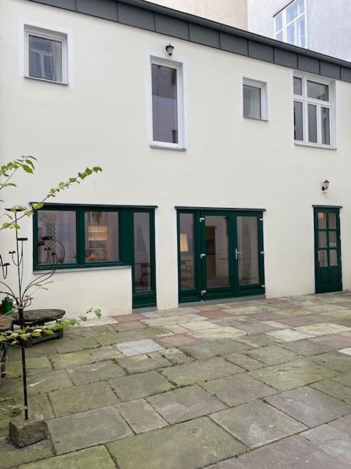 Quiet apartment close to center