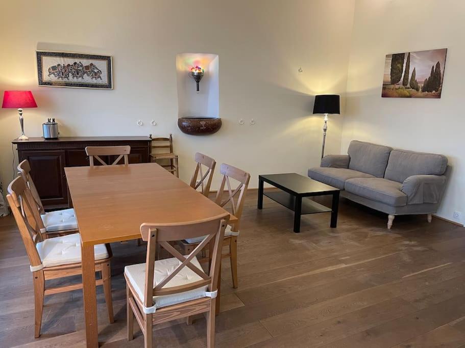 Quiet apartment close to center