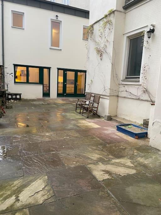 Quiet apartment close to center