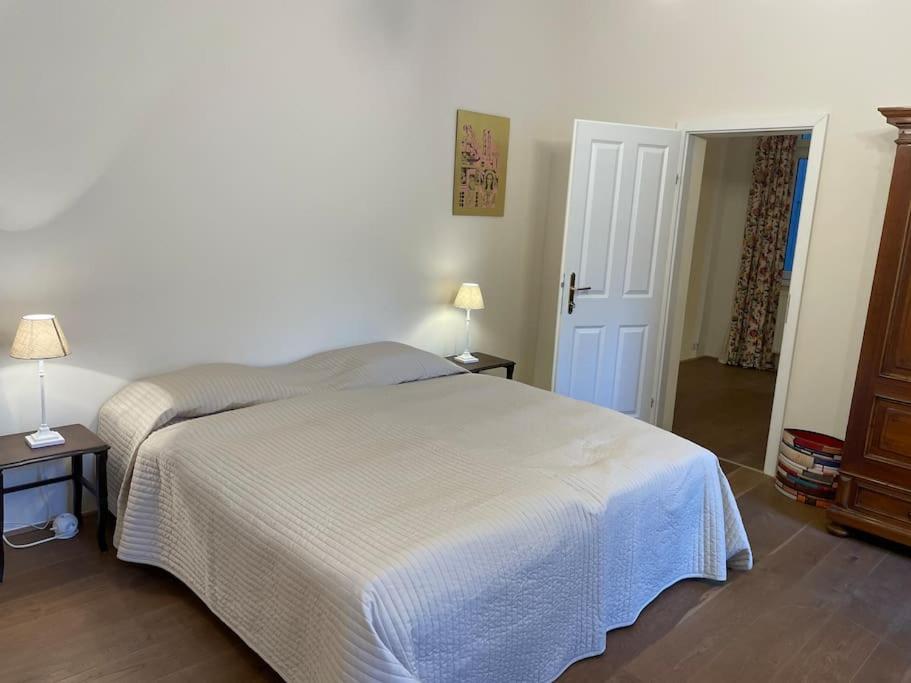 Quiet apartment close to center