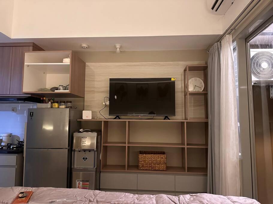 Cozy Studio Apartment LRT City Jatibening view 2