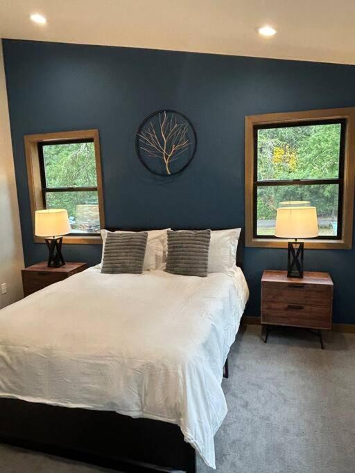 New! Modern Mountain Getaway view 2