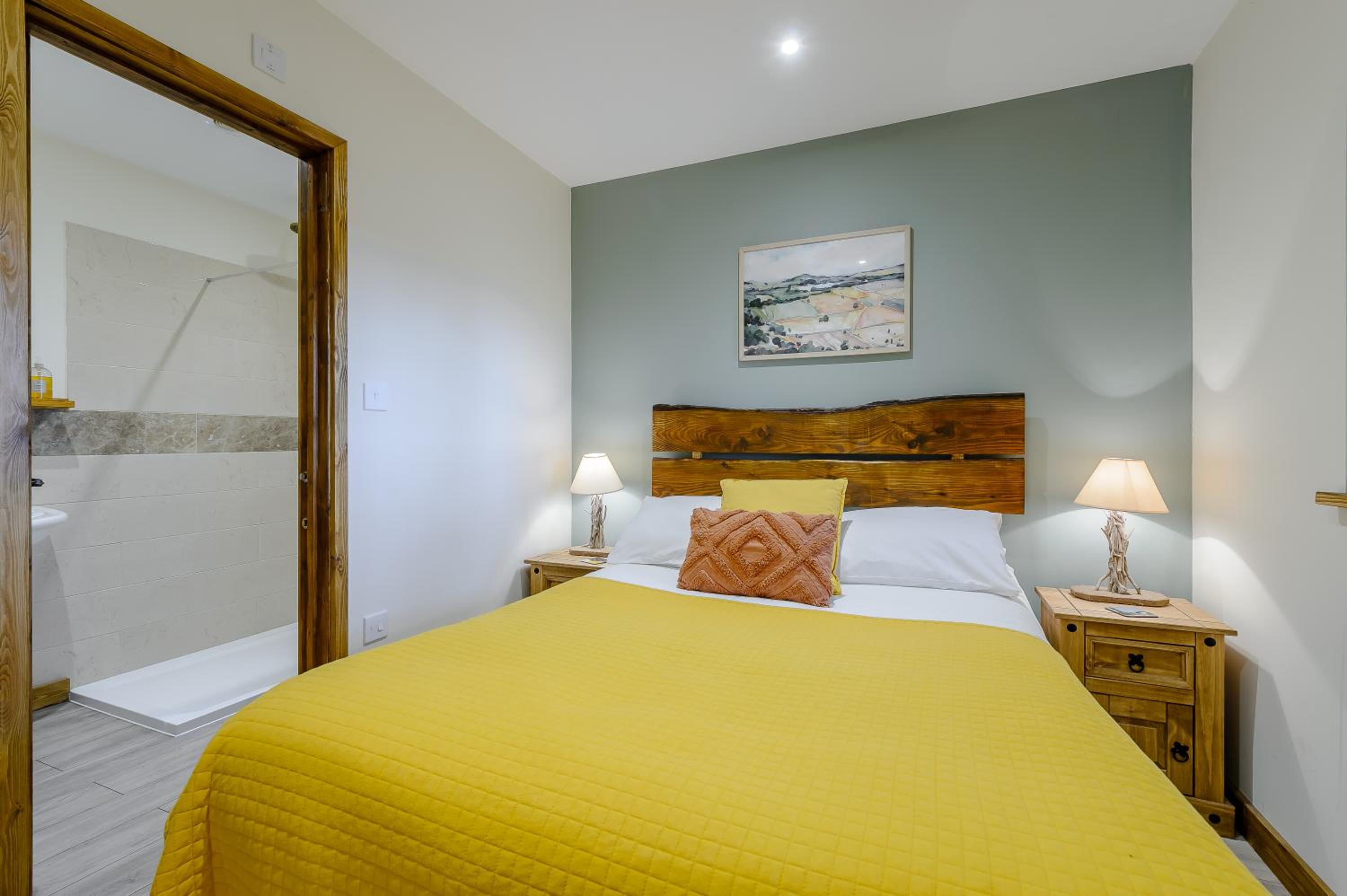 Hayne Barn Estate - 6 Luxury Lodges with private hot-tubs -