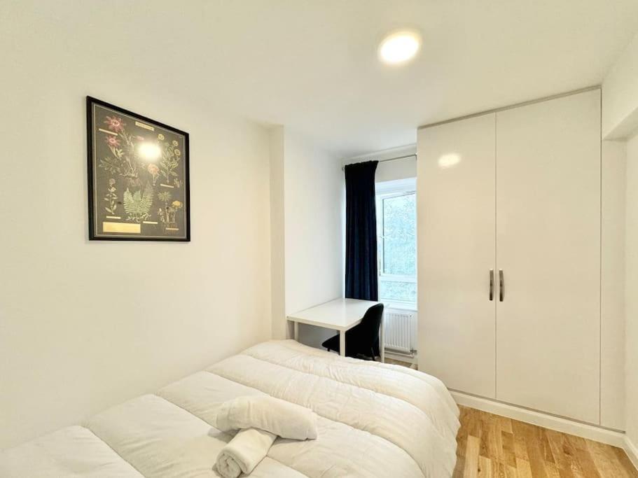 2-Bedroom Flat Near Euston Station, Central London