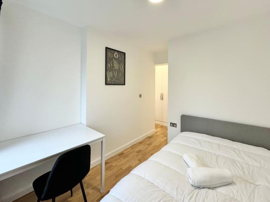 2-Bedroom Flat Near Euston Station, Central London