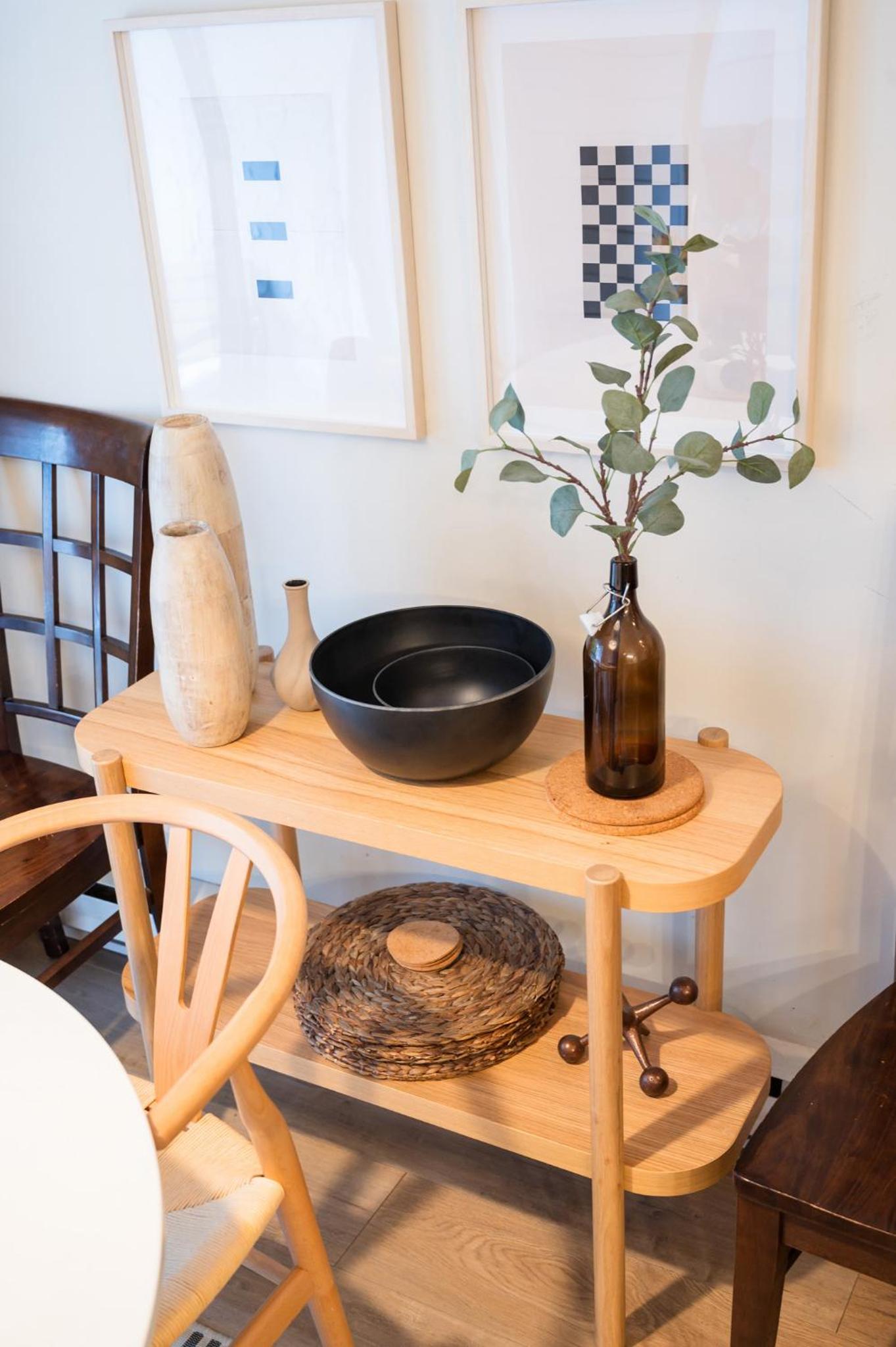 Group Stays - Large Renovated Apartment with Pool and Hot Tub