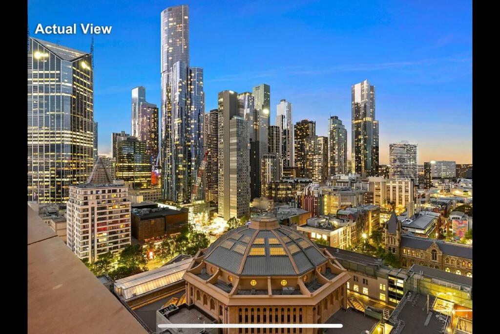 Awesome Melbourne Family Haven with Rooftop Pool