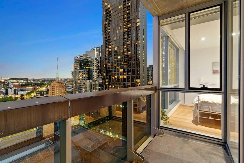Awesome Melbourne Family Haven with Rooftop Pool