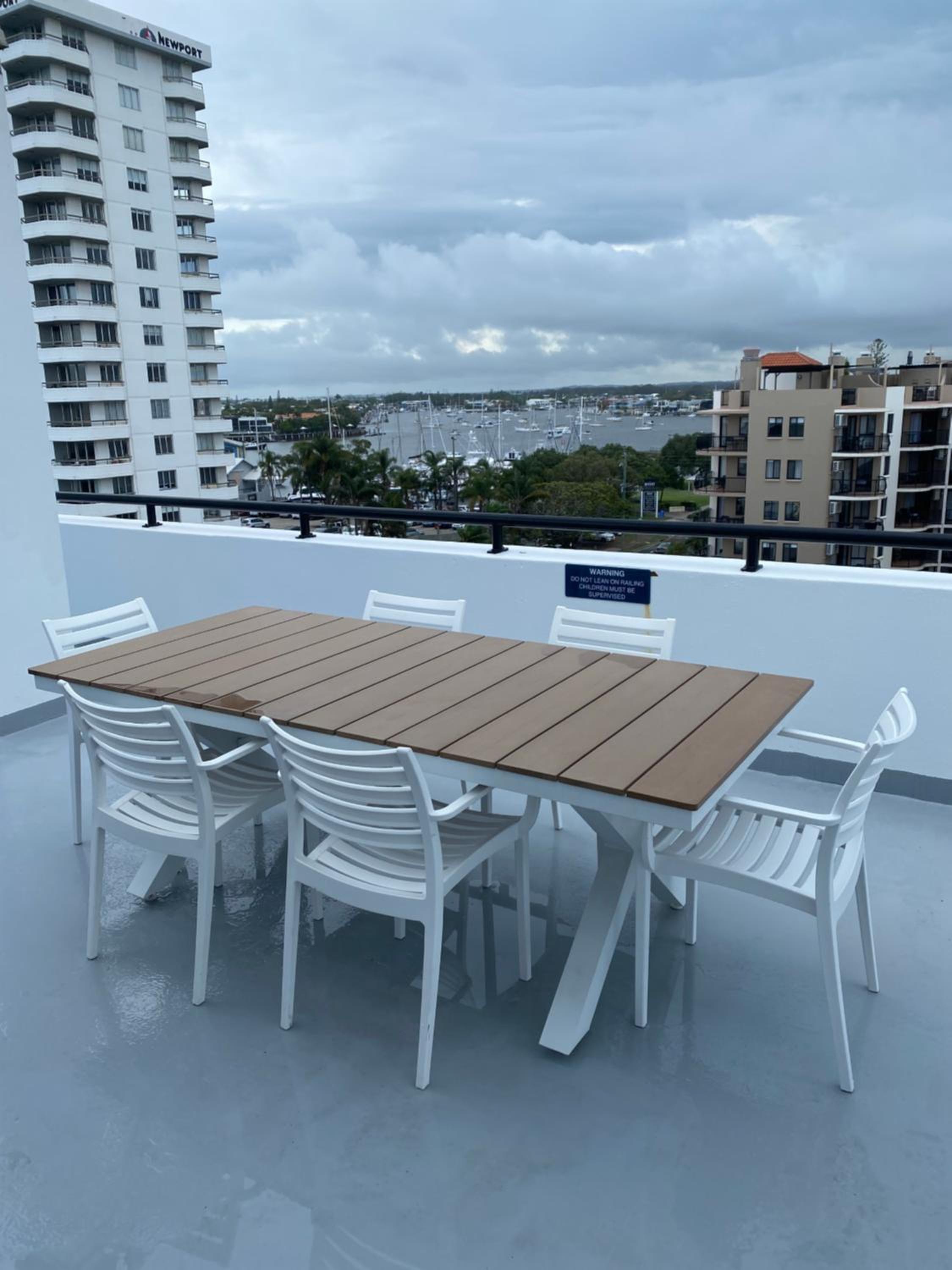 At The Beach Mooloolaba, Private Rooftop With Spa, 50m to Beach, Surfclub and Esplanade