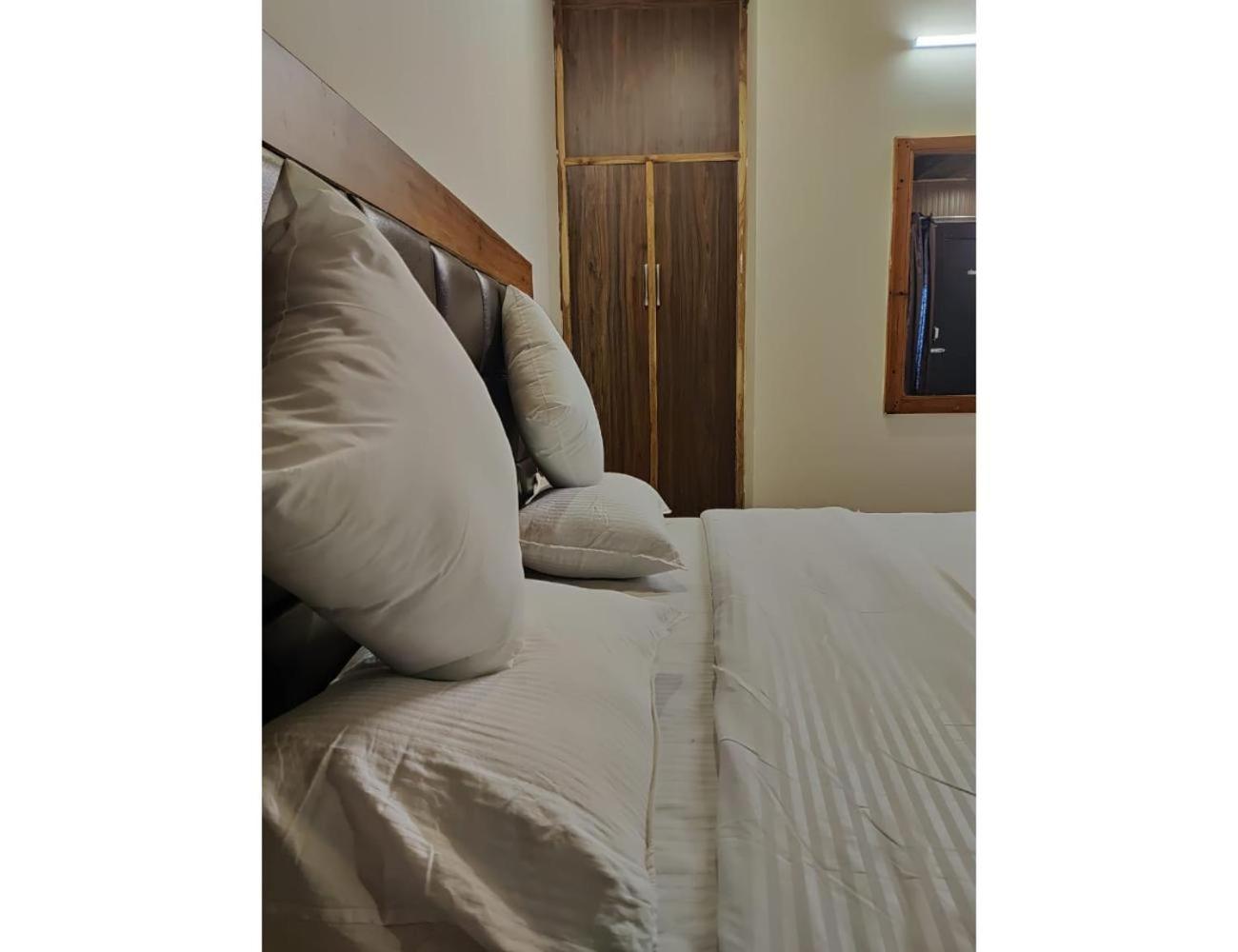 hotel satkar dhanaulti view 3