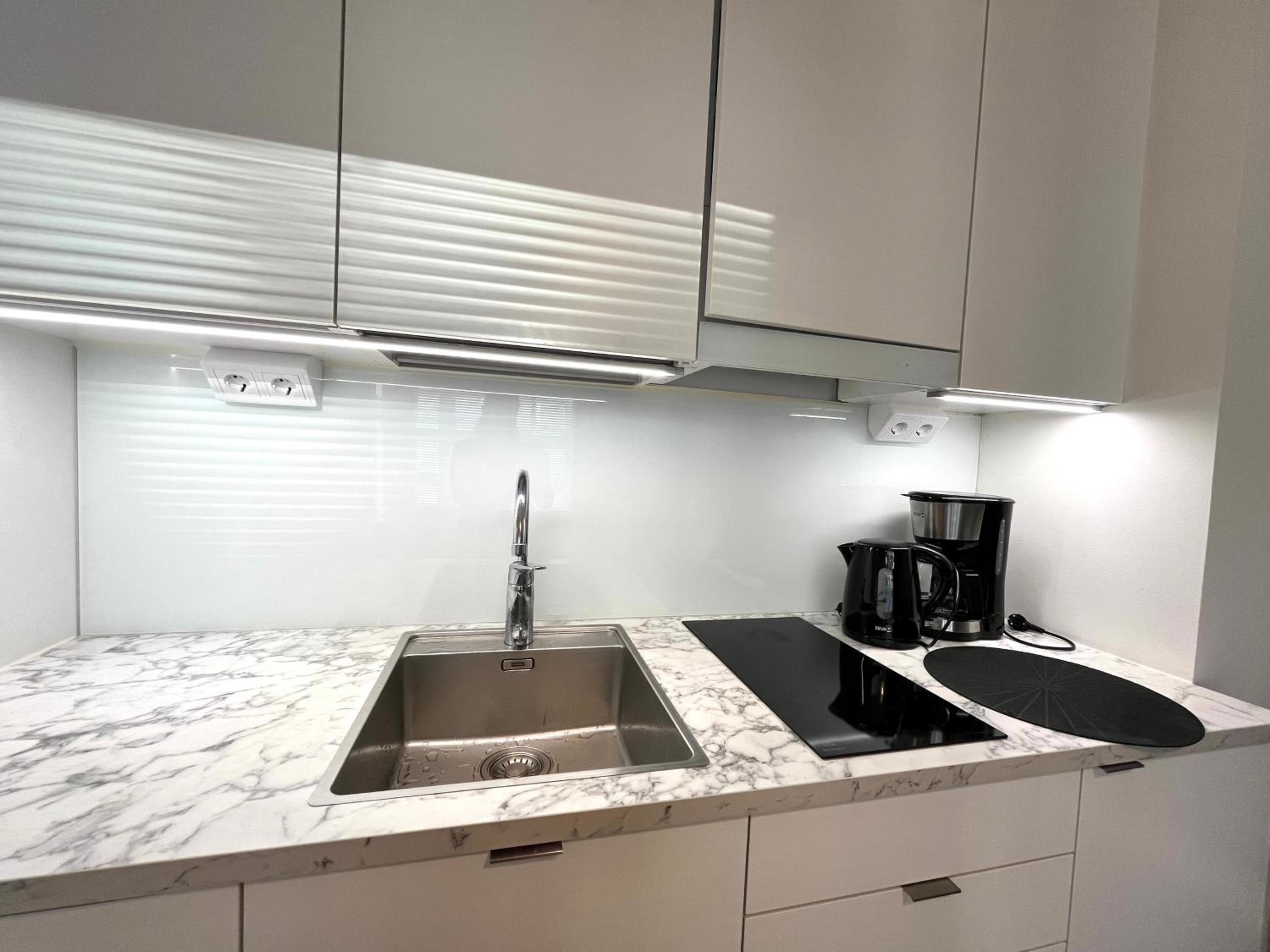New&Comfy Studio near Airport