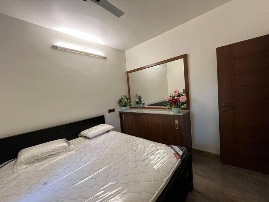 Seaside Serenity modern luxury stay at Ecr view 5