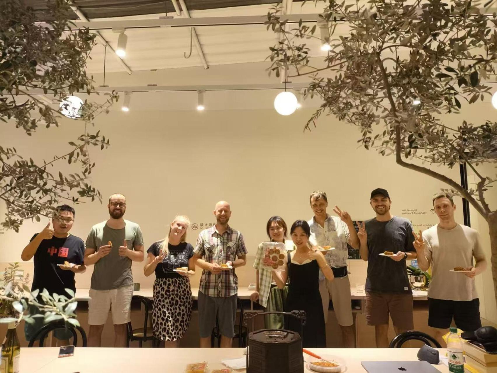 Hi Cozy International Hostel East Nanjing Road & The Bund & 24h English Services