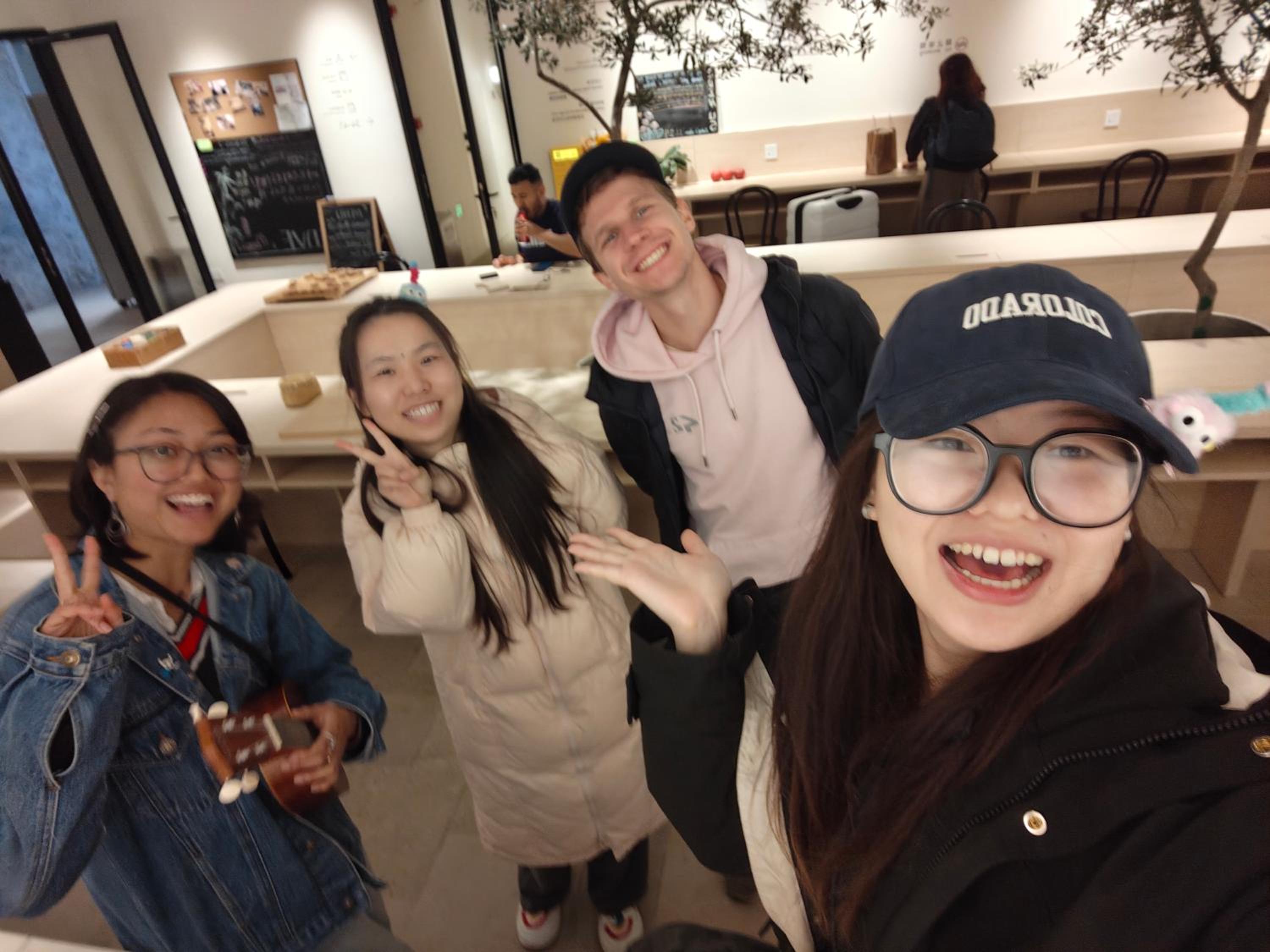 Hi Cozy International Hostel East Nanjing Road & The Bund & 24h English Services