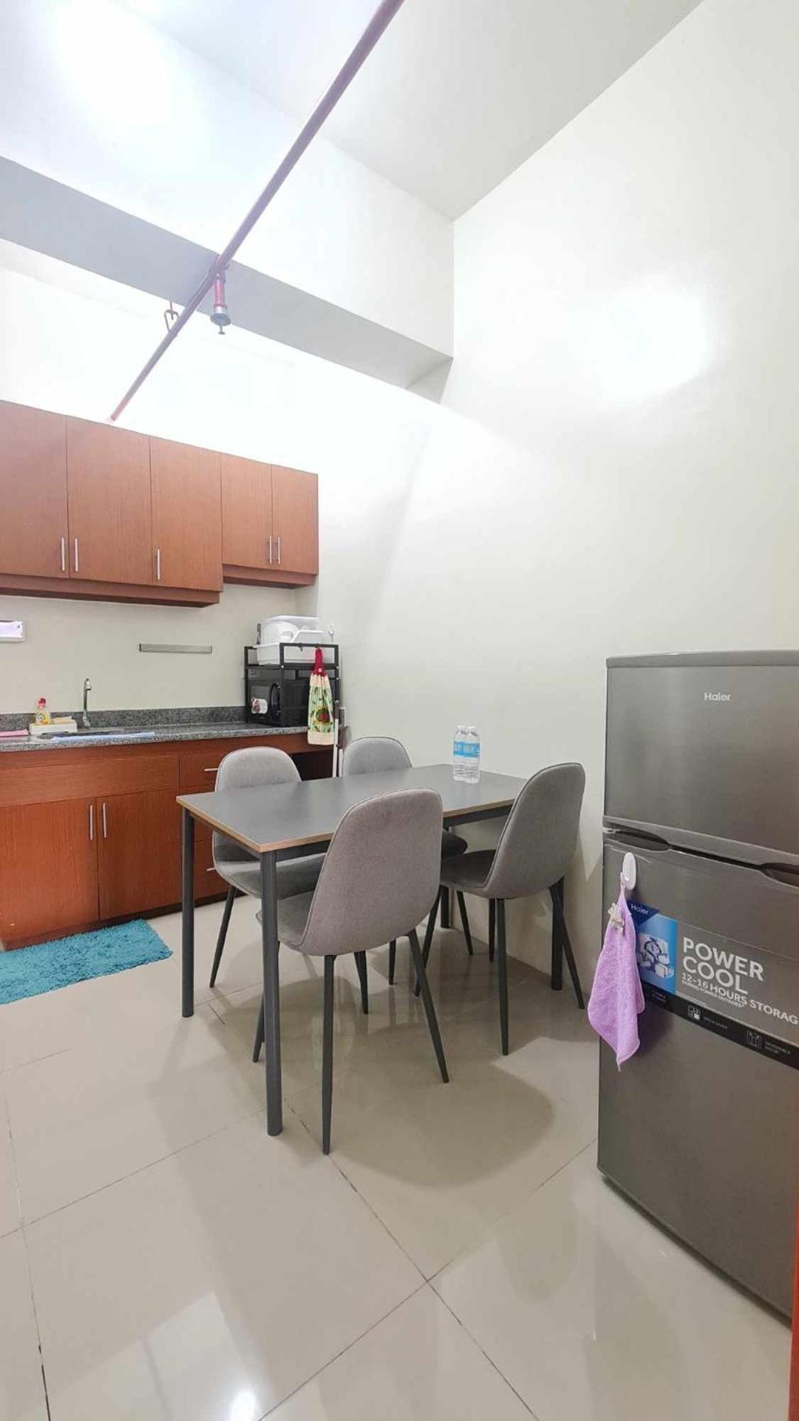 Affordable Cebu Staycation wifi AC view 5