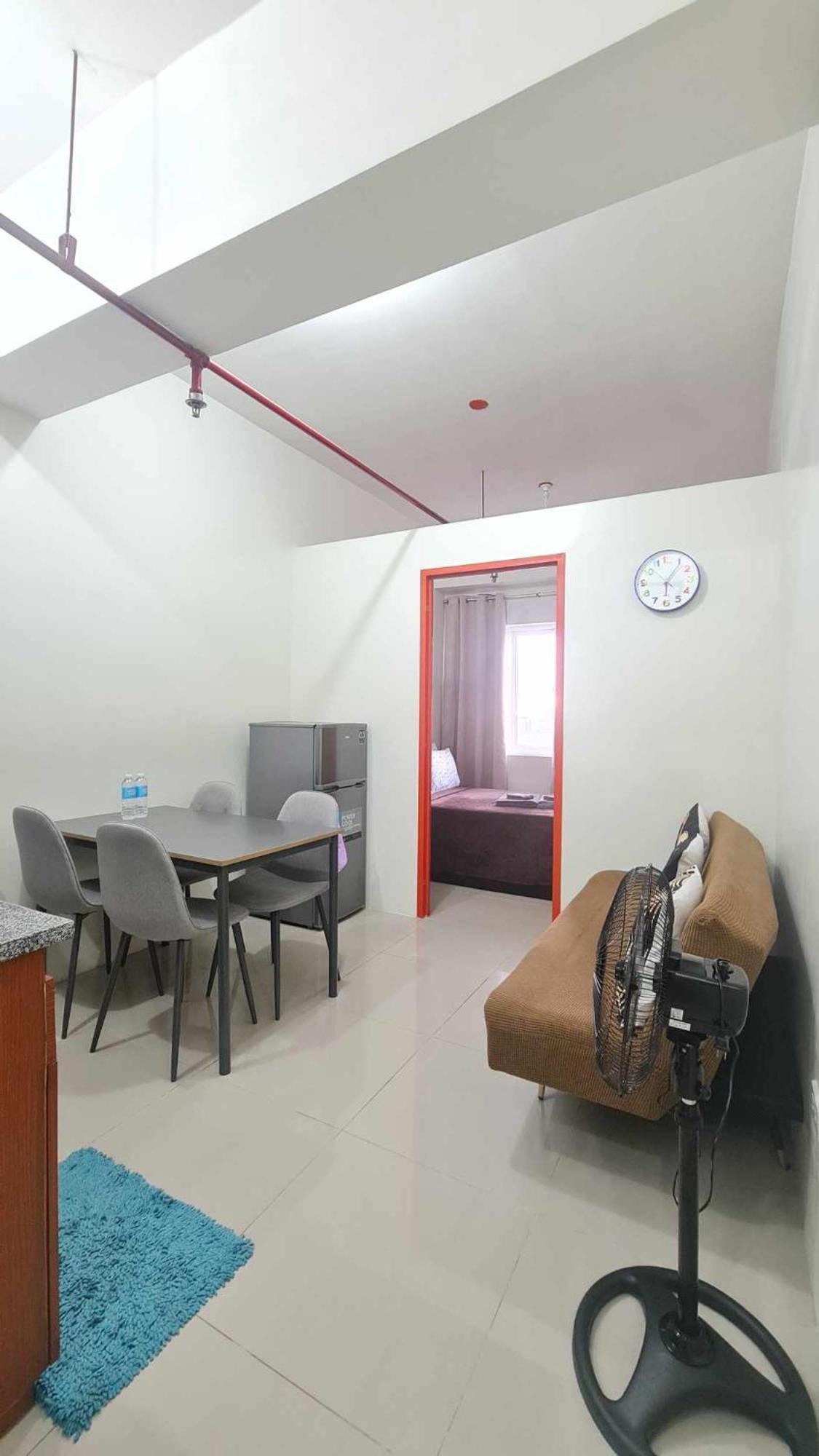 Affordable Cebu Staycation wifi AC view 4