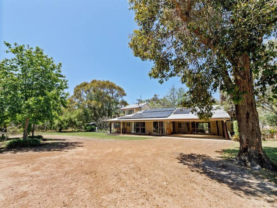 Orchard Homestead Countryside Retreat