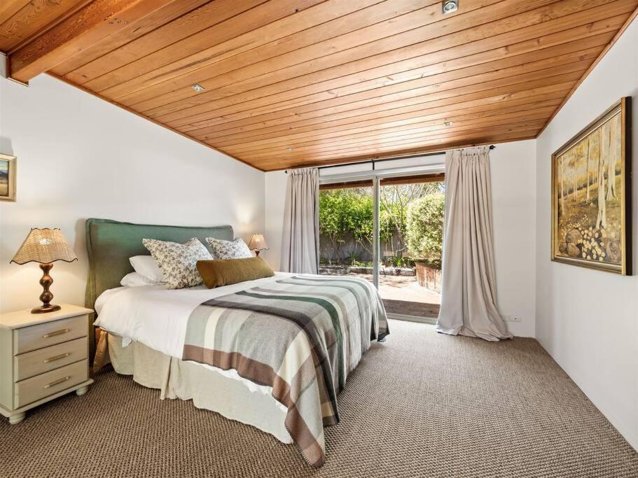 Orchard Homestead Countryside Retreat