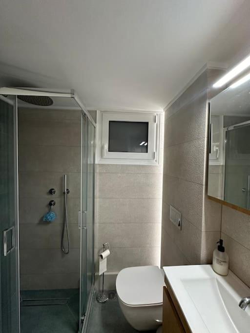 Modern Apartment at Marina Zeas photo 4