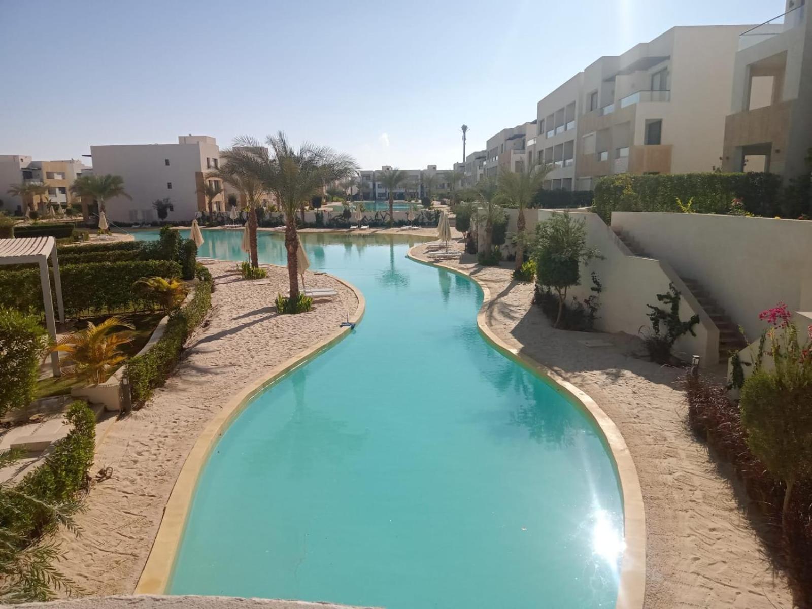 Mohamed Afifi Azha - Crystal Lagoon View - Families - 2 Bed Rooms view 5