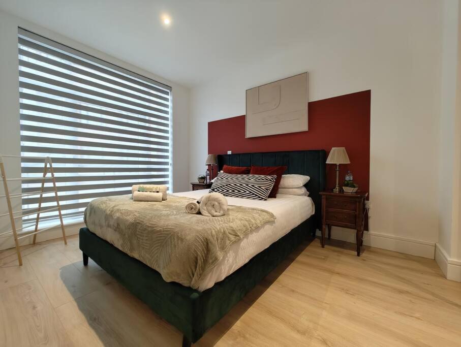 Chic & Cozy Chertsey Flat with Free Parking & WiFi view 5