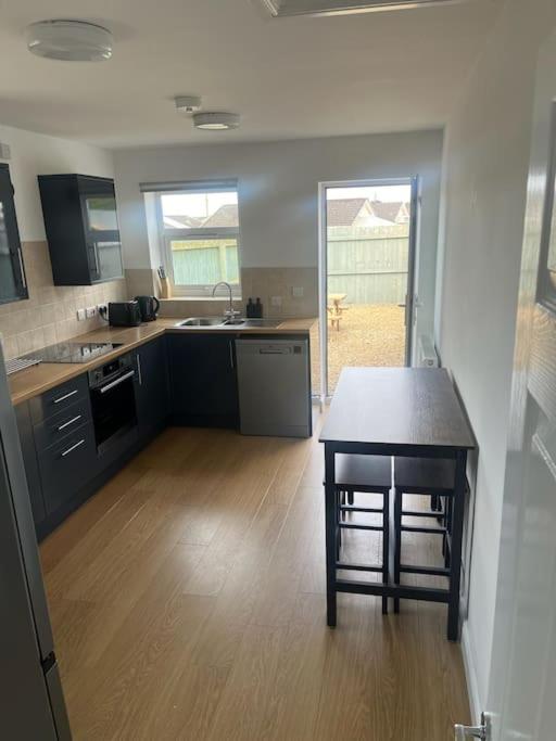 Sunrise Cottage, Pembrey view 3