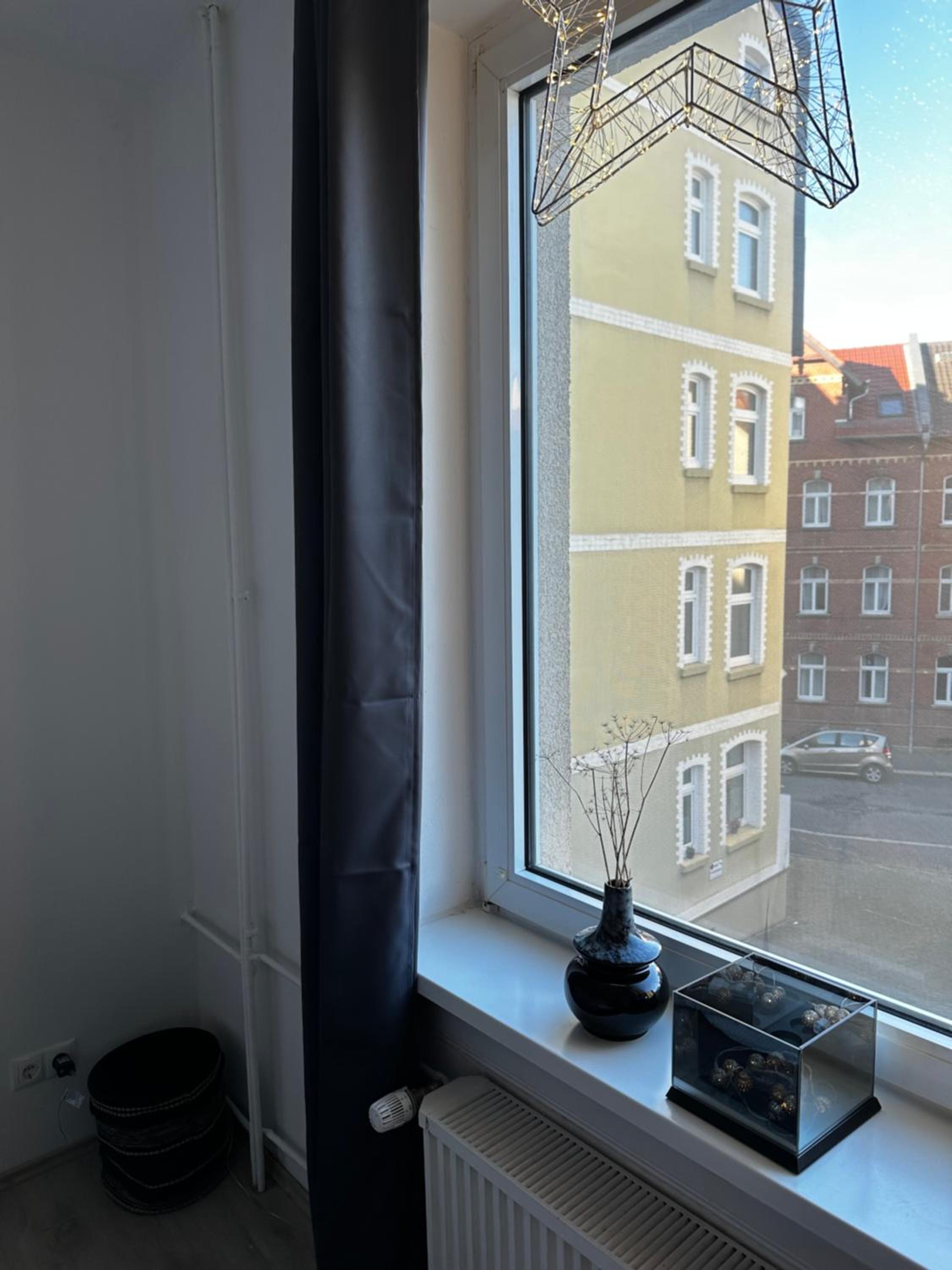 INTERIOR APARTMENTS - ICE-Bhf, ruhig, modern, urban, zentral, Veranda & Parkplatz,