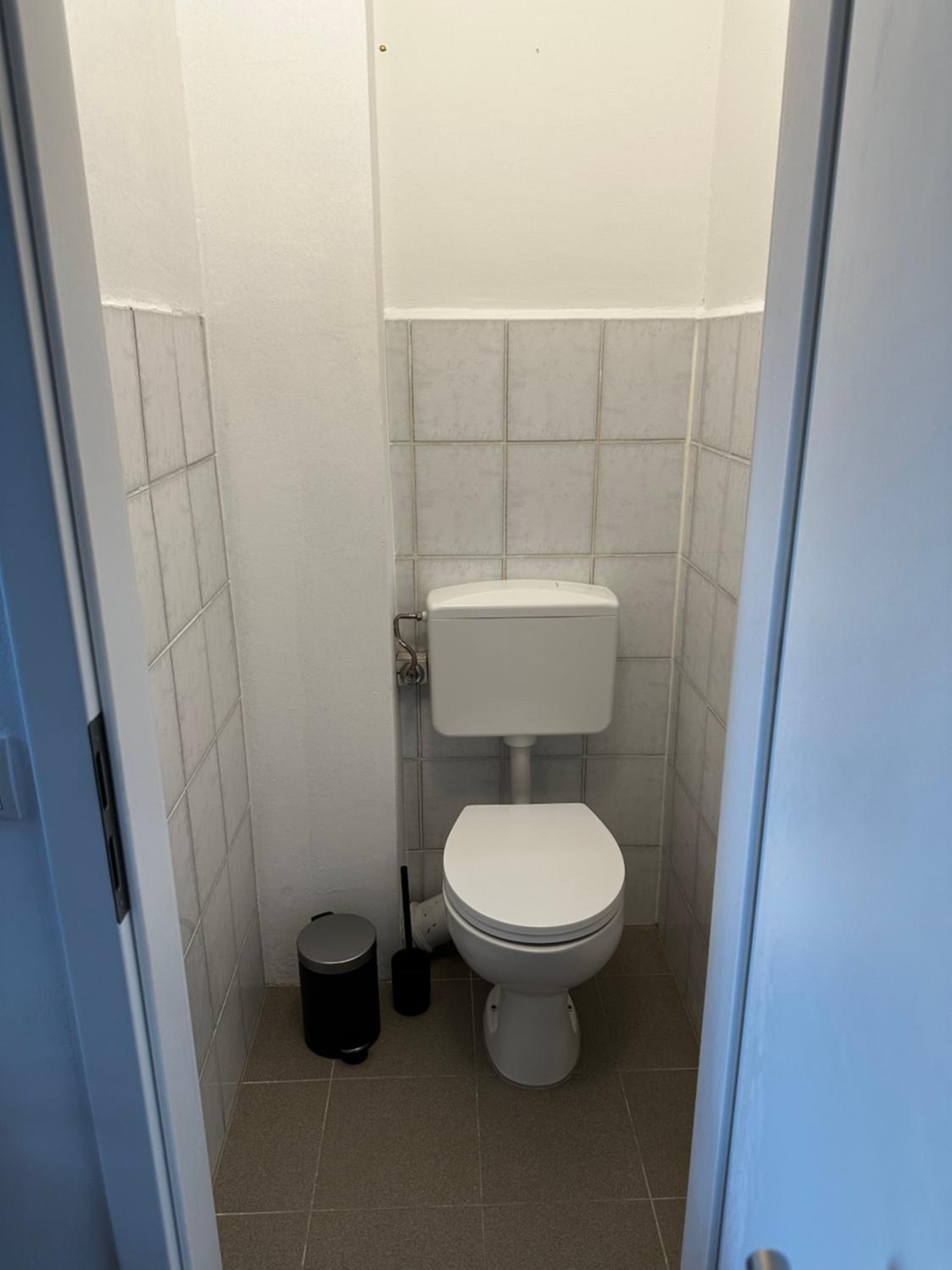 INTERIOR APARTMENTS - ICE-Bhf, ruhig, modern, urban, zentral, Veranda & Parkplatz,