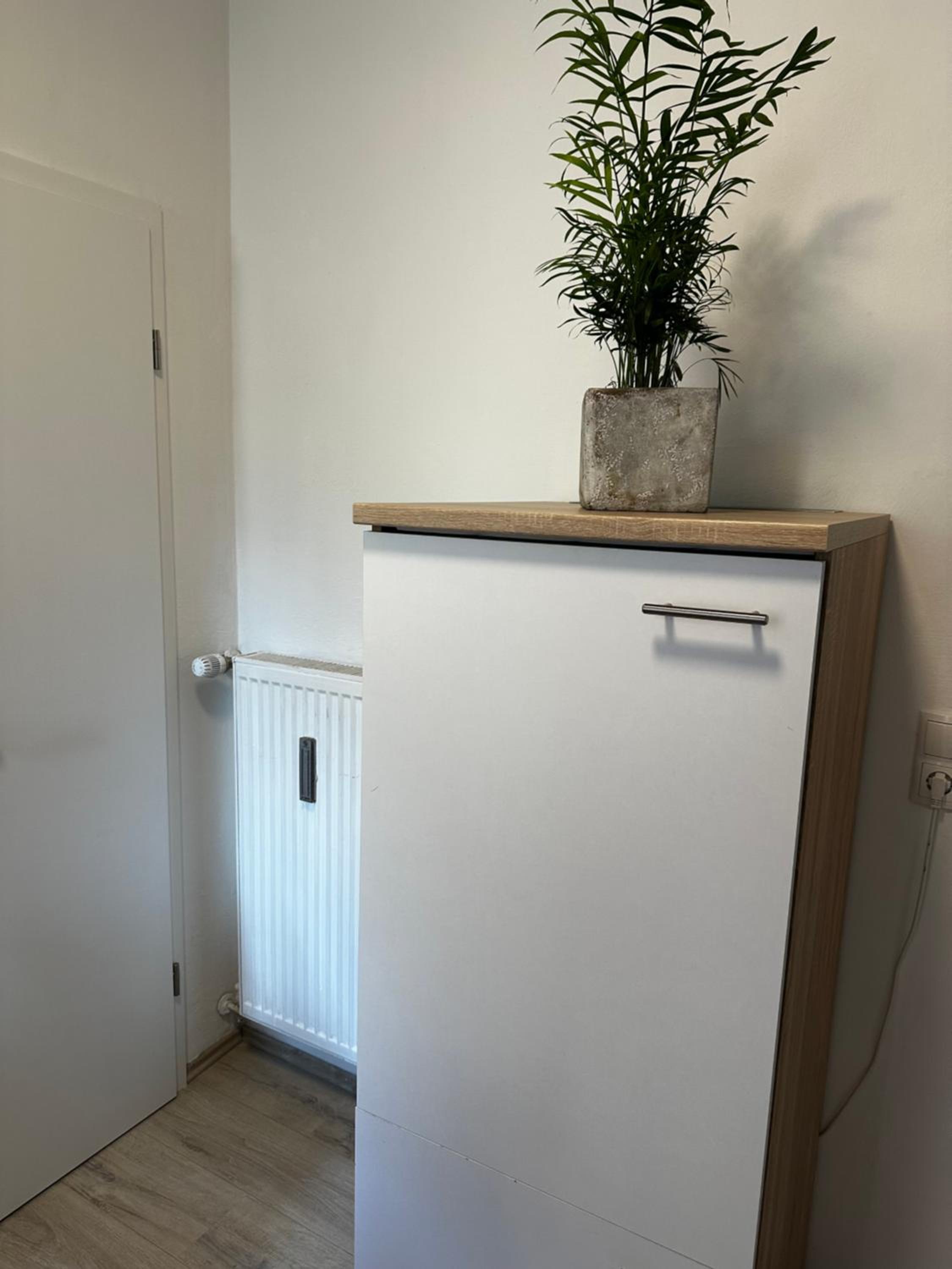 INTERIOR APARTMENTS - ICE-Bhf, ruhig, modern, urban, zentral, Veranda & Parkplatz,
