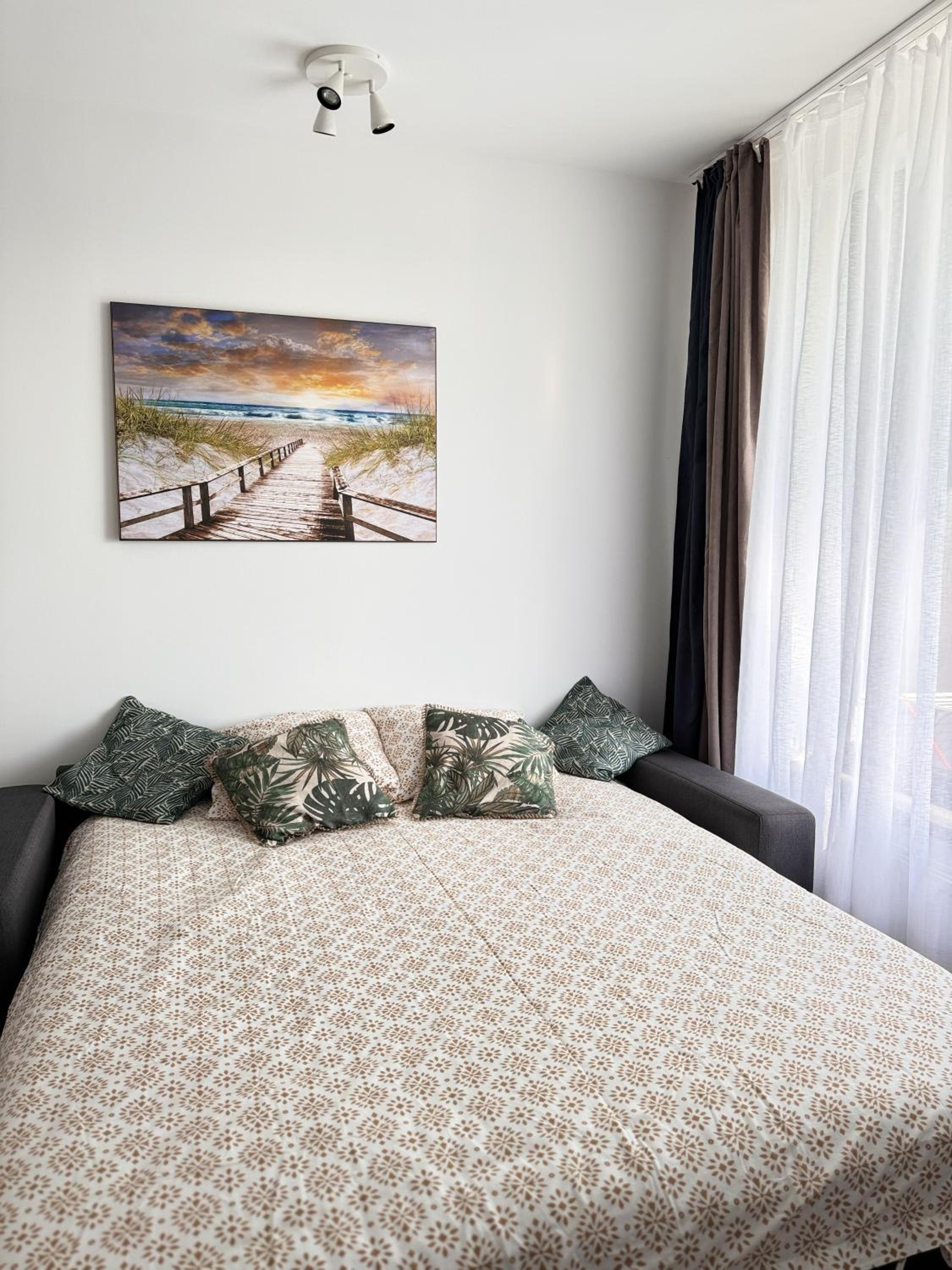 Stylish Modern Studio, Large Balcony, Prague 3