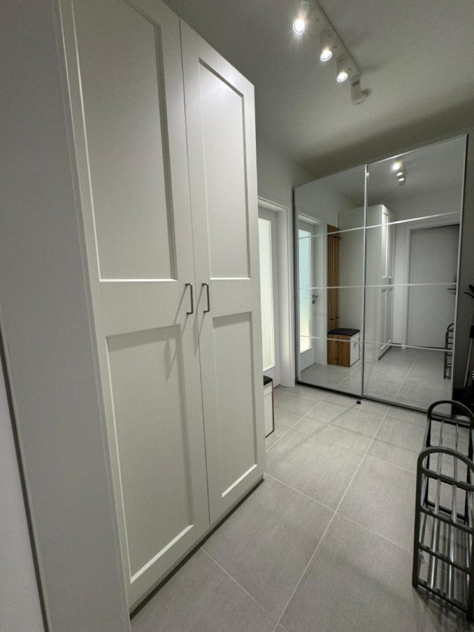 Stylish Modern Studio, Large Balcony, Prague 3
