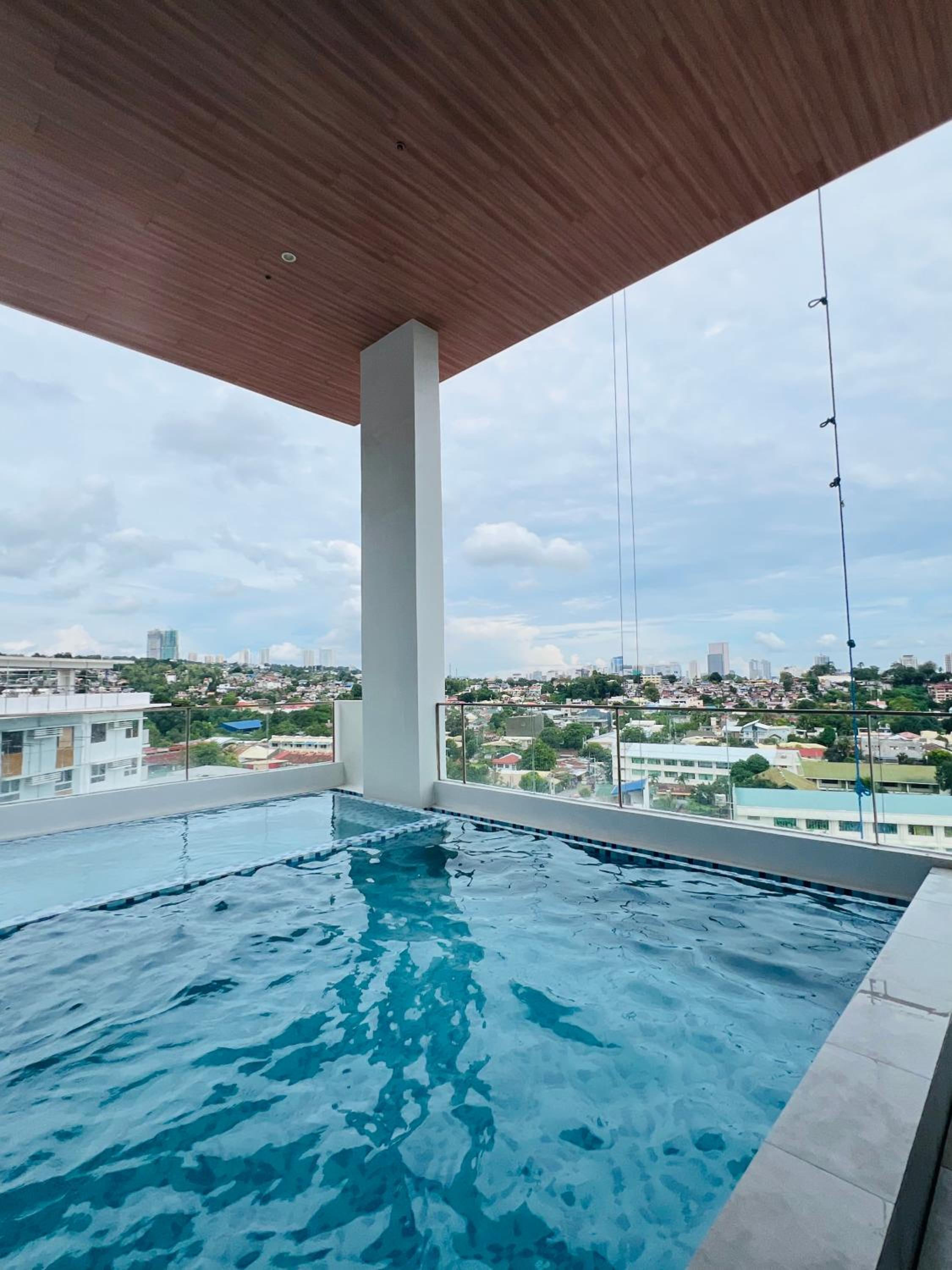 Cozy Place near Fuente Circle, Convenient, Accessible, Netflix, Wifi view 3